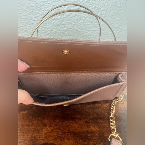 Chic Mauve-y brown wallet with chain strap. - Picture 4 of 9